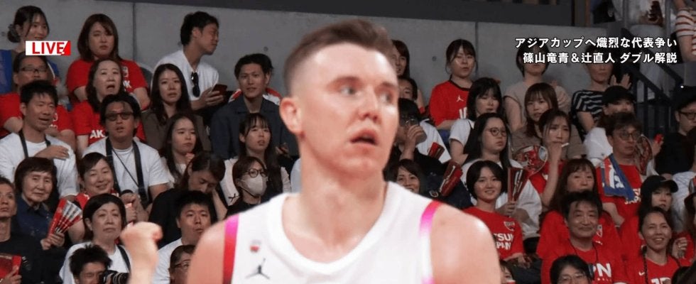 「パワフルすぎる！」ホーキンソンの“鬼神フィジカル”にSNS騒然「囲まれてたのに」「頭が上がらない」３人相手にボール死守の瞬間【バスケ男子日本代表】