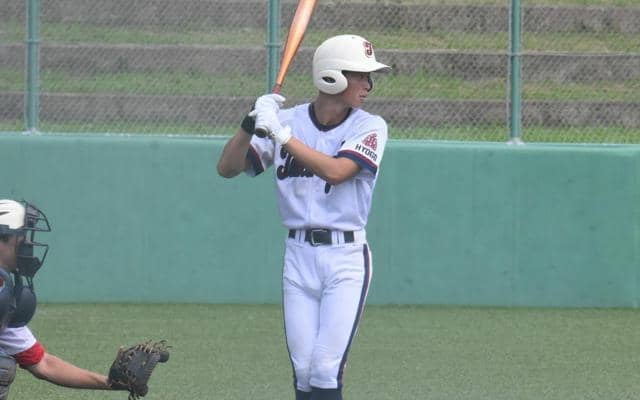 TikTokで万波選手みて足クロス打法　宝塚・福元選手が2安打