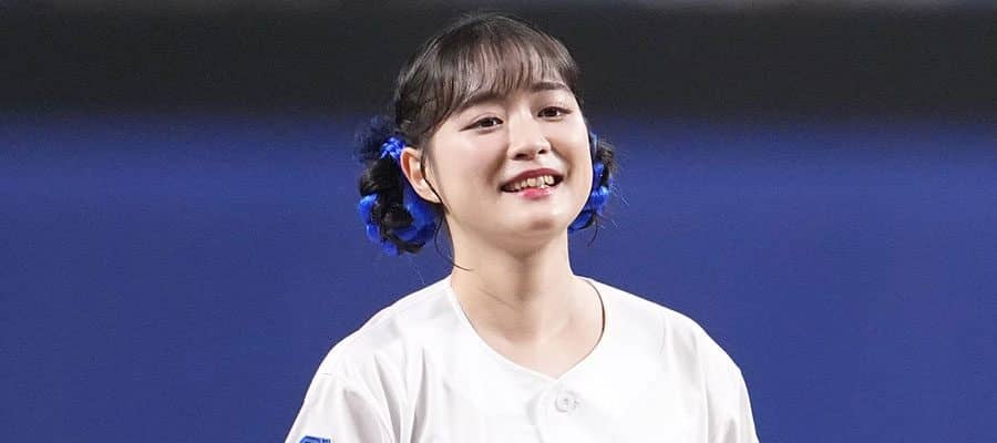人気女優が短パン豪快足上げ「可愛すぎた」　ド緊張→大暴投で照れ笑いに「マジ天使」
