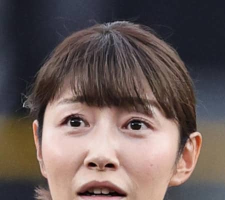 狩野舞子さんが杉山愛さんをサプライズで祝福　潮田玲子さん、中川真依さんと並んで満面の笑み