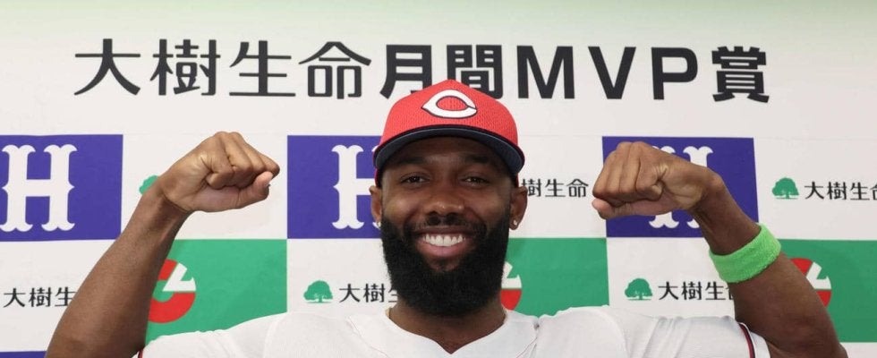 【広島】ファビアンがエルドレッド担当スカウトに続き月間MVP、賞金は「大事に使う」