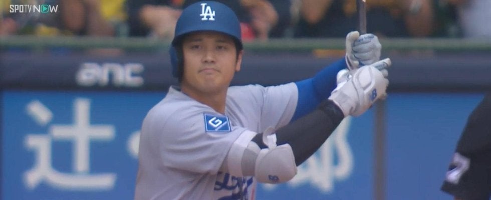 大谷翔平、相手捕手に“神対応” ファウルボール直撃後に見せた振る舞いに「さすが」「紳士だ」