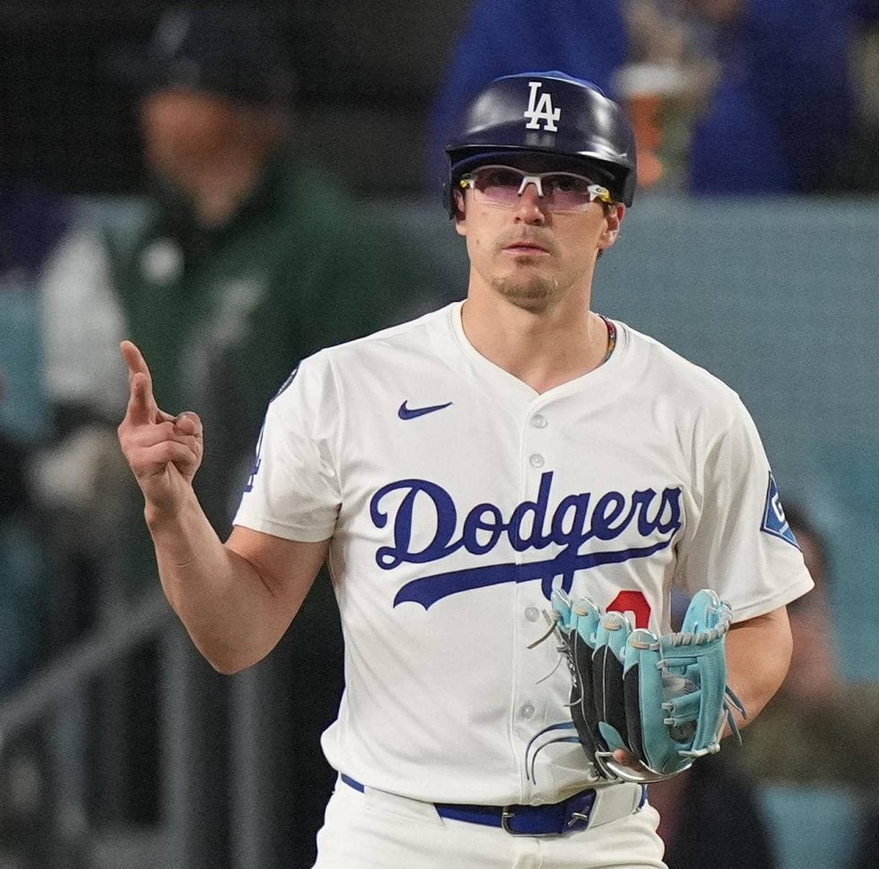 キケ エルナンデス ボブルヘッド　7/24 ドジャース戦 人気者キケ・ヘルナンデス「打って笑う」ボブルヘッド紹介「投球