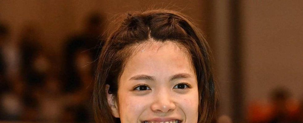 ハーフパンツ姿の阿部詩「愛なんだ」愛犬ポエムくんとキス「うらやましい」「めっちゃ可愛い」