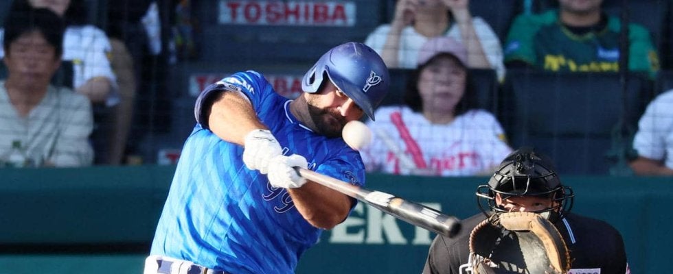 【DeNA】１年ぶり古巣復帰のフォードが来日　左の長距離砲、昨年の日本一の陰の立役者