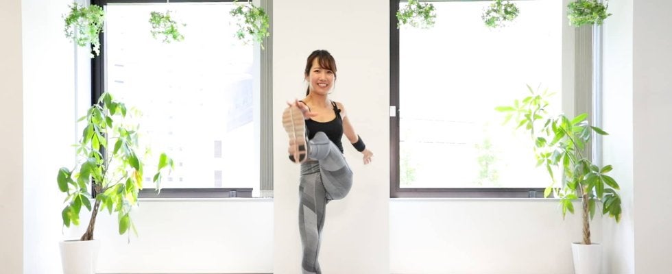 「毎日やってる」「地味に効く」立ったままできる“立ち腹筋”1週間メニュー