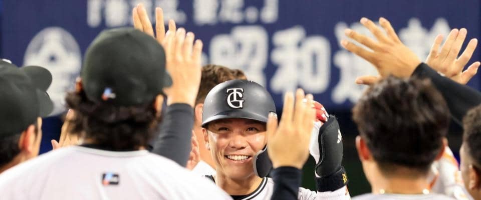 巨人　決勝弾の坂本にファン大歓声「４番を打てる成績ではないけど」「必死こいて頑張ります」