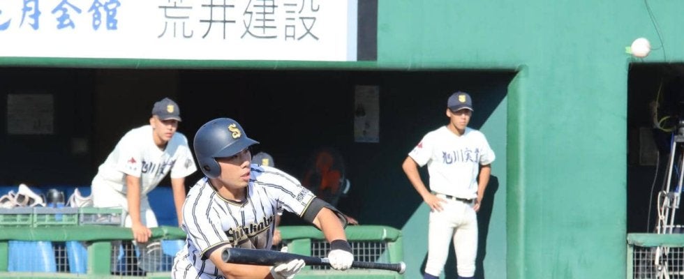 【高校野球】白樺学園２年連続聖地へ前進、昨年ケガで記録員の久保翔馬が先制スクイズ／北北海道