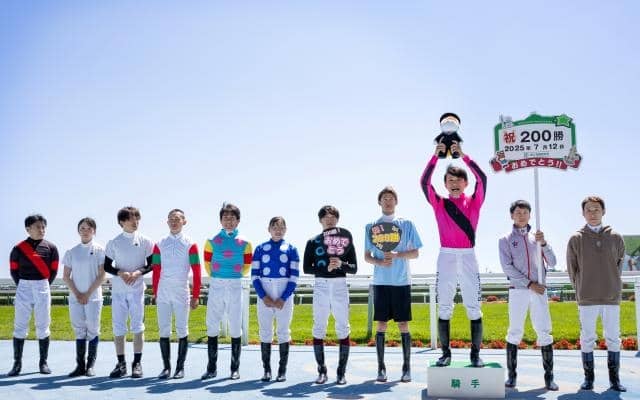 佐々木大輔騎手がJRA通算200勝達成！ 「引き続きたくさん勝てるように頑張りたい」