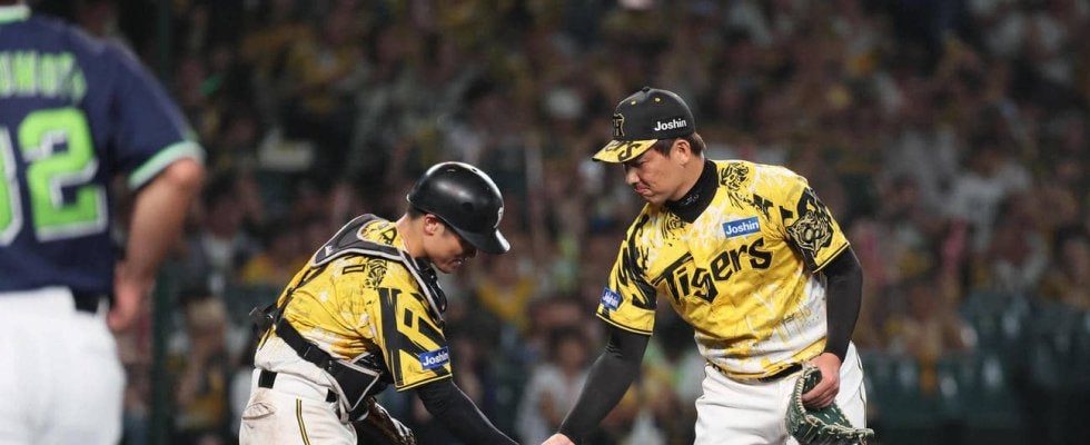 【阪神】４年連続20Sの岩崎優「失敗しました」　71キロ遅球は打者の手前でバウンド