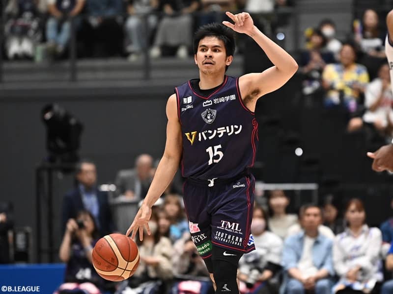 キーファーラベナ選手#15 大庭選手#14 サイン色紙 mqdefault.jpg