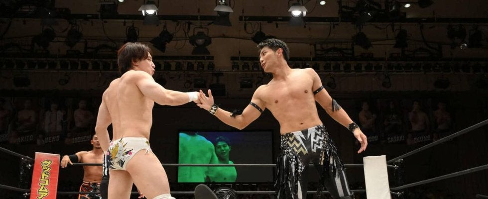 THE RAMPAGE武知海青がDDT入団後初戦、スワンダイブなどド派手な飛び技でファンをくぎ付けに