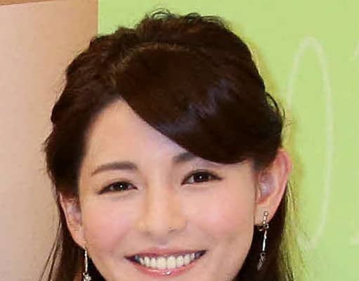 菊池雄星の妻・深津瑠美さん、チャーター機内での食事シーン公開　長男が上手にナイフとフォーク