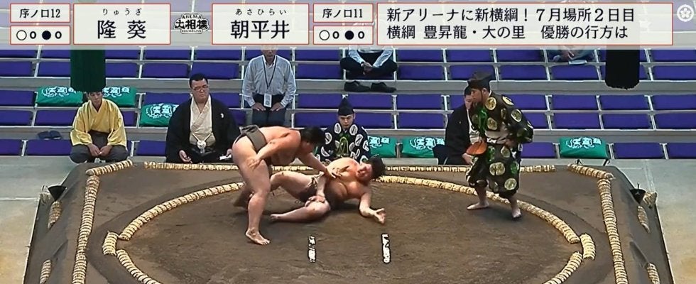 15歳の新鋭力士が衝撃の“一撃” 懐に飛び込んだ相手を吹っ飛ばす劇的決着「強い」「入りすぎた」驚きの声