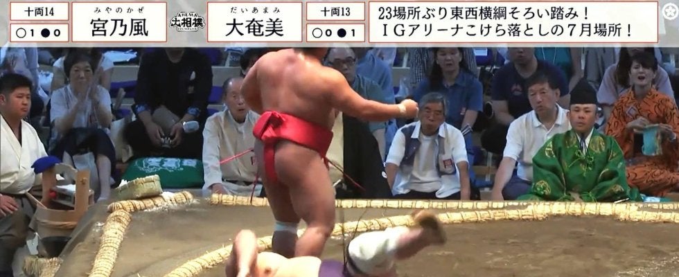 「力士の頑張りが台無し」「さすがに下品」白熱の好取組で拍手喝采も…突如、館内に響いた客の「異音」に批判相次ぐ