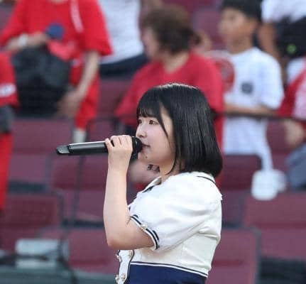 広島　鬼レンチャン達成アイドルが国歌斉唱に登場　伸びのある歌声にスタンド拍手