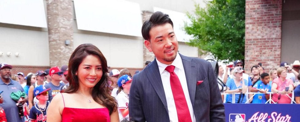 菊池雄星「家族で楽しみたい」エンゼルスカラードレス姿の瑠美夫人＆長男と２度目レッドカーペット