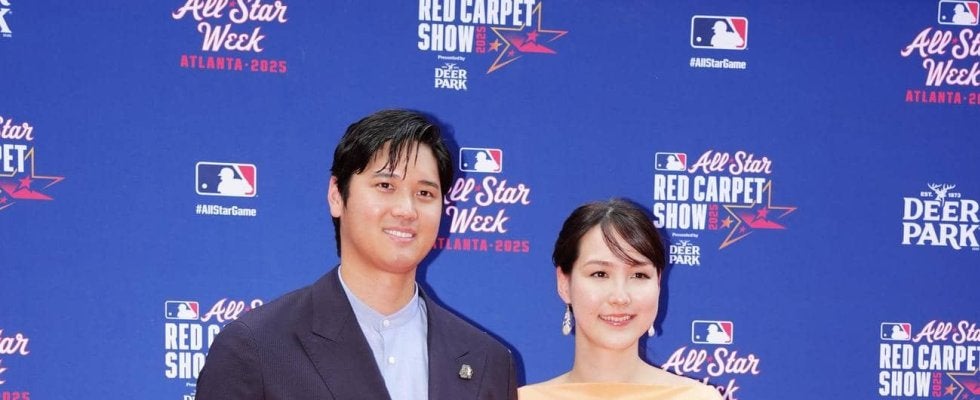 大谷翔平、紺色のシンプルスーツで登場「妻に合わせて選んだ」真美子夫人は桃色のドレスで登場