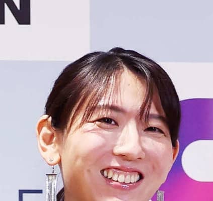 元バレー代表江畑さんが夫との貴重なツーショット、撮影の狩野舞子さん「角度がすごいのよ」