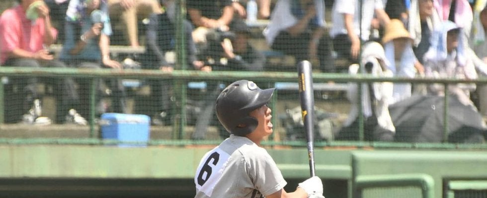 【高校野球】中越が日本文理破り４回戦へ　先制打の堤歩力我「思わず」派手なガッツポーズ／新潟