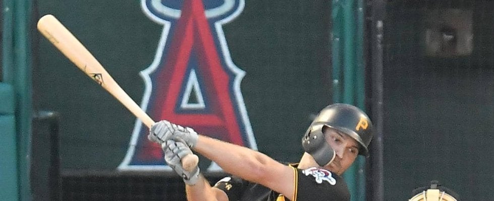 ロイヤルズがパイレーツから内外野を守れるアダム・フレージャー獲得