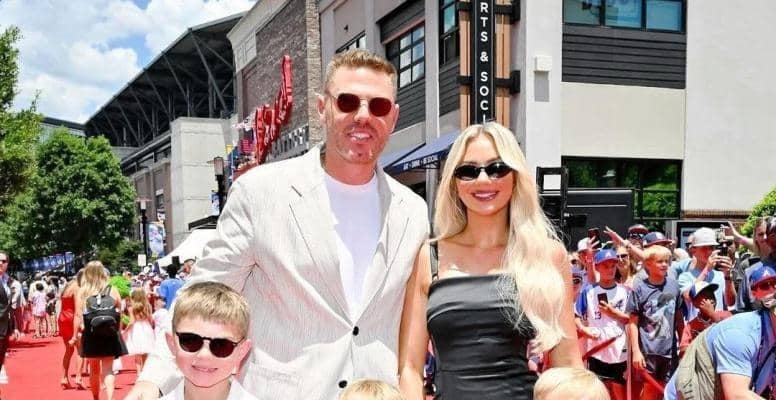 ドジャース　フリーマンの妻とスキーンズの彼女　レッドカーペット上の２ショが「素敵なデュオ」圧巻の美の共演にファン反響
