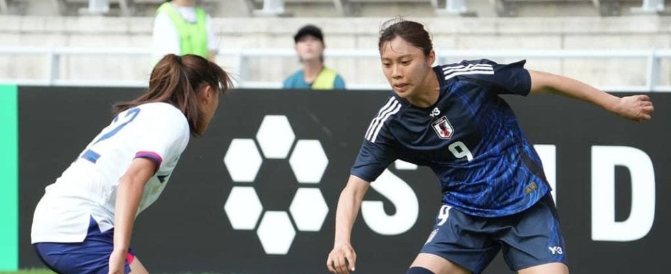 E-1選手権3位｢なでしこジャパン｣はニールセン監督で大丈夫か？(1)韓国戦を｢良いゲーム｣と振り返った監督の目指す｢サッカー｣、お好みは｢FW選手｣のサイドバック起用