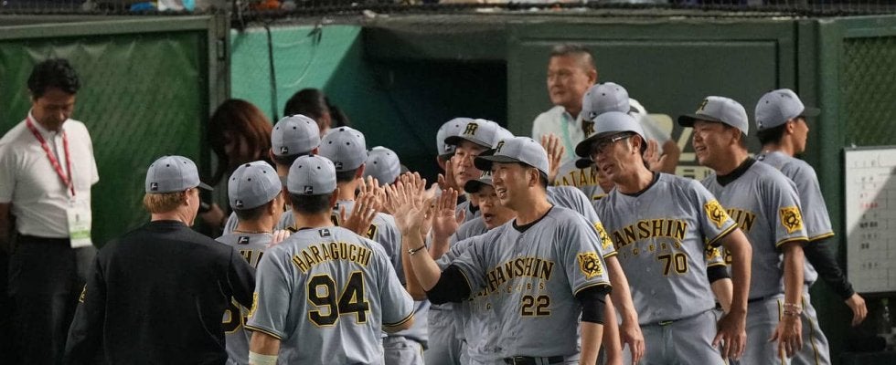 【阪神】藤川監督、Ｖ弾の佐藤輝に賛辞「待っているものが出た」村上＆リリーフ陣にもねぎらい