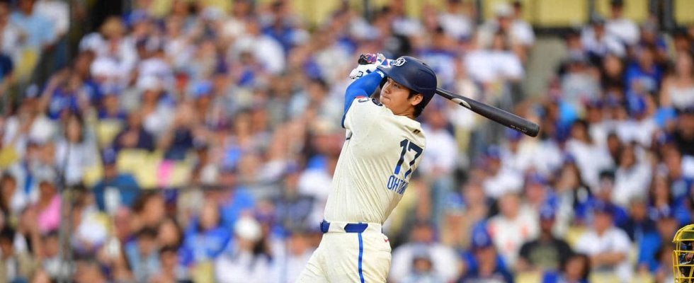 大谷翔平、今季自己最長タイ特大33号にMLB公式「ショウヘイ・オオタニが観客席の中段に…」