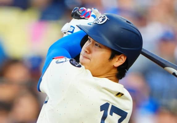 大谷翔平、第３打席は痛烈打もファーストライナー　第２打席で今季自己最長タイ137ｍの33号