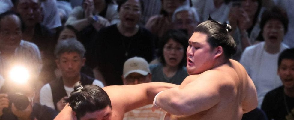 大の里「もう１回集中して、明日からやりたい」悪癖の引きが出て伯桜鵬に金星を配給