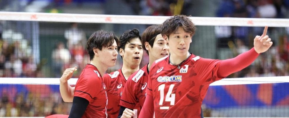 【バレー】日本２セット連取ファイナルＲ進出決定！高橋藍の妙技、宮浦健人の強烈スパイクで圧倒