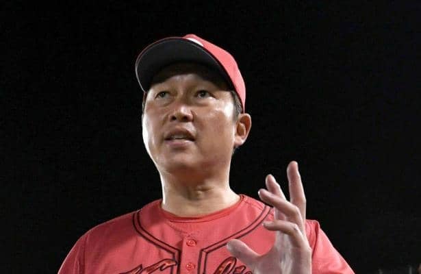 広島・新井監督　坂倉交代の理由は怠慢走塁　三回の捕邪飛で「明らかなファウルではないから走っておかないと」「取り組む姿勢が一番出るところ」