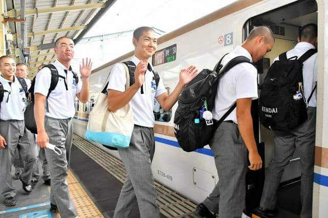 健大高崎が甲子園へ　出発式で「日本一を必ず」　全国高校野球選手権