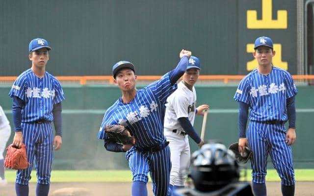 青藍泰斗が甲子園練習、感触を確認　部長は35年越しの夢かなえる