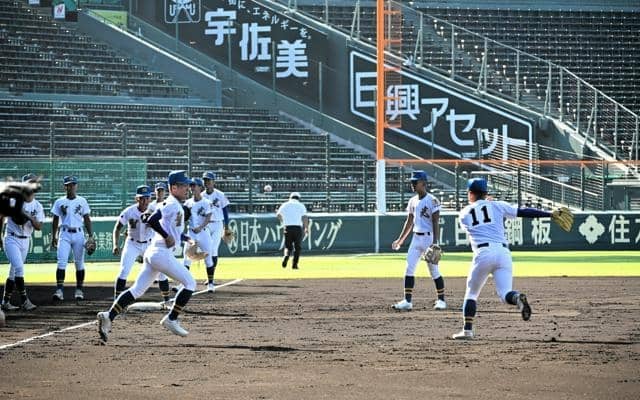 聖光学院が甲子園で練習　投手「やっぱり良いマウンド、投げやすい」
