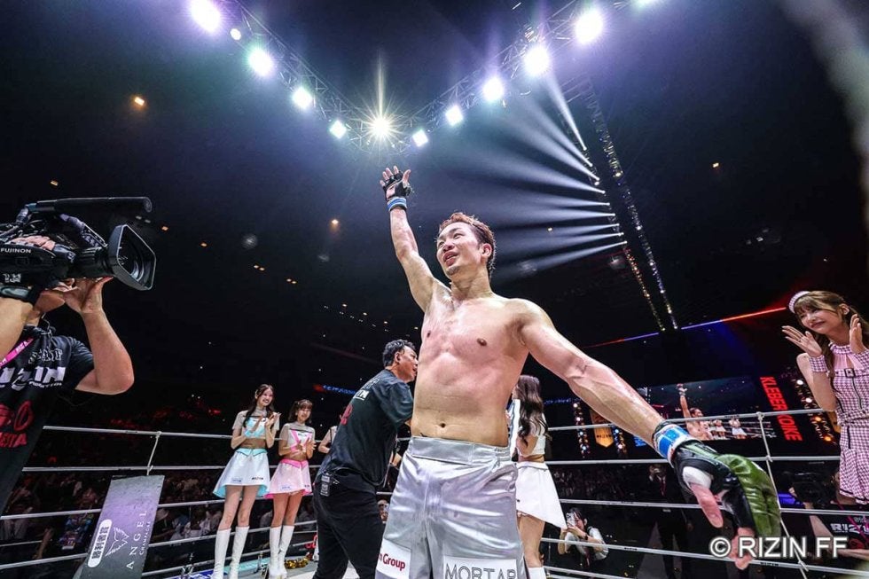 超RIZIN.4】朝倉未来のサイン入りグローブが今大会最高額“70.5万