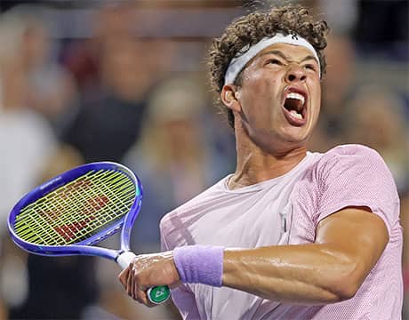  22歳 マッチ100勝達成で初8強 