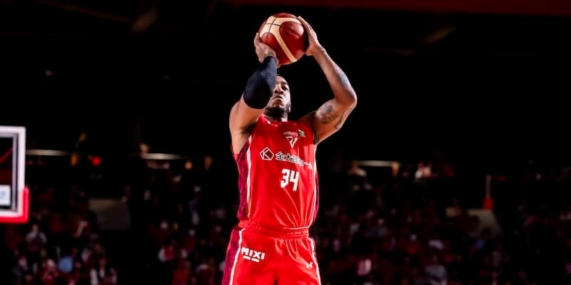 メイヨの帰化が認定された広島ドラゴンフライズ、クリストファー・スミスを新たに獲得