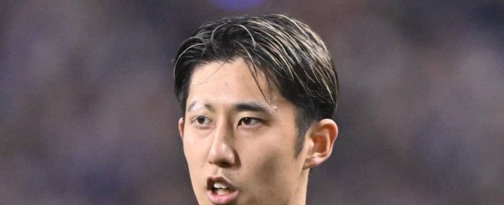 名門バイエルン新サードユニと｢モデル・日本代表DF伊藤洋輝｣に大歓声！｢伊藤いい顔してる!｣｢かっこよすぎる!!｣の声