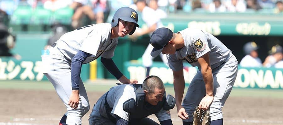 仙台育英、途中交代の捕手は「熱中症の疑い」　午前8時で気温31度超…足が攣る選手も