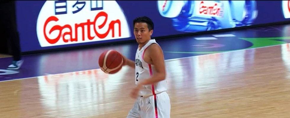 天才かよ！ 富樫勇樹の“神業パス”が「やっぱ別格」「うますぎ」空間を支配した完璧アシストの瞬間【バスケ日本代表】