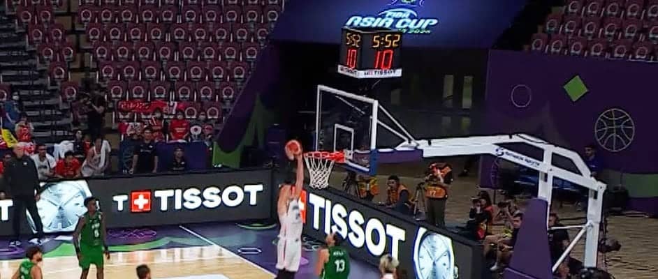 リング破壊！？ 日本代表主将の“爆裂スラムダンク”が衝撃級「めっちゃ揺れてた」「豪快」ホーキンソンがボードをグラグラさせた瞬間