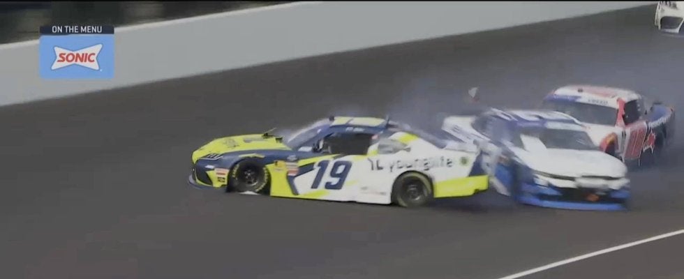 米レースで異例の出場停止処分…物議を醸した“危険運転”に「100％汚いし意図的だ」「完全に故意だった！」批判の声も