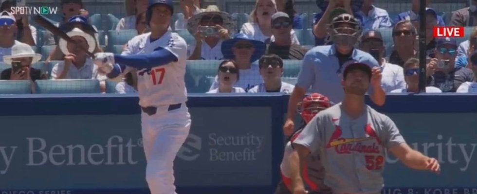 大谷翔平の衝撃39号ホームランでボールが“大争奪戦”に…お待たせ10戦ぶりは“メモリアル”弾→ファンも大慌ての一部始終