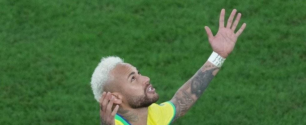 日本代表レジェンドが10番を背負った名門ACミランの“サードユニ”に世界が興奮！あふれ出るセレソン感に｢ACリオデジャネイロ｣｢イマドキの色合いで可愛い｣の声