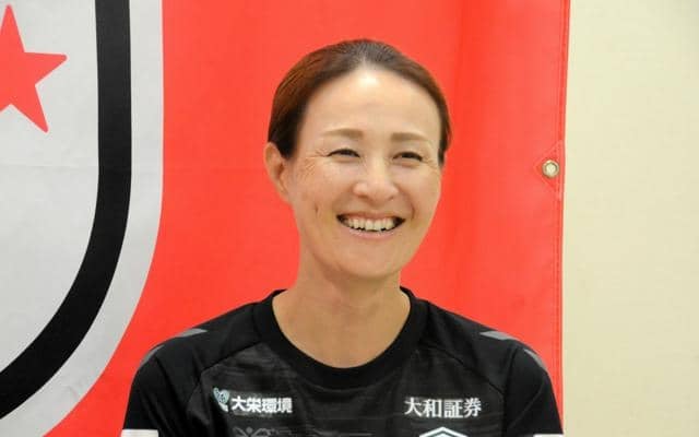 理想は「ビッグボス」　元なでしこがプロ監督初挑戦、貫く自然体