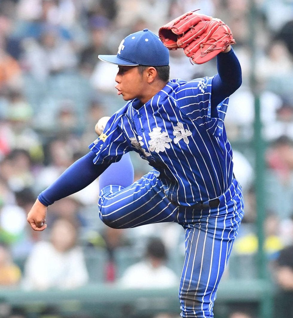 甲子園】1度見たら忘れないユニホーム…「青」藍泰斗35年ぶり