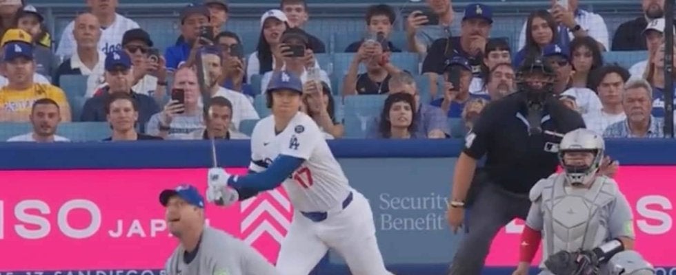 球場騒然！ 大谷翔平、爆速ヒットで“まさかの光景”「そりゃビビる」弾丸ライナーが“頭上通過”→相手投手のリアクションが話題に「すごい音だな」