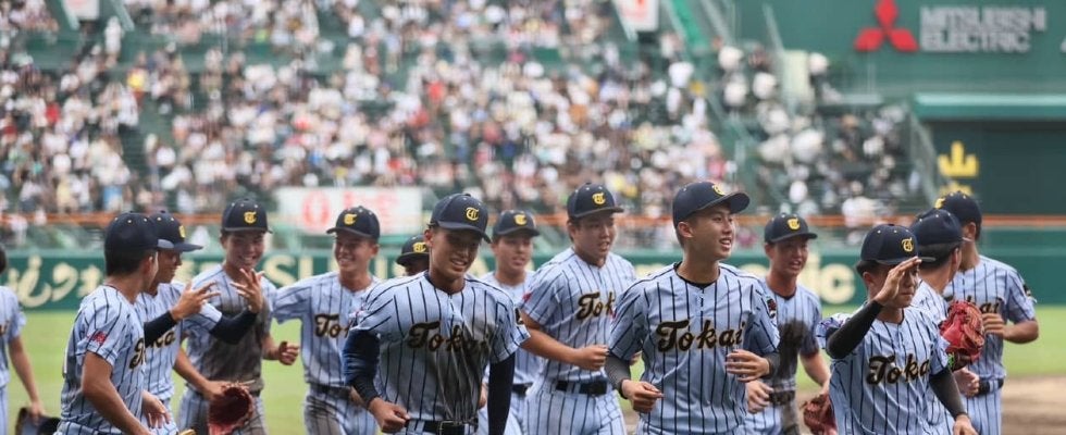 東海大熊本星翔が豪雨被害受ける地元に捧げる1勝！応援団は甲子園に到着できずも終盤の集中打で2回戦進出！【25年夏甲子園】